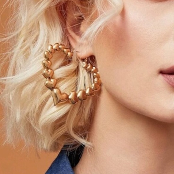 Gold Heart hoop earrings - Picture 2 of 3